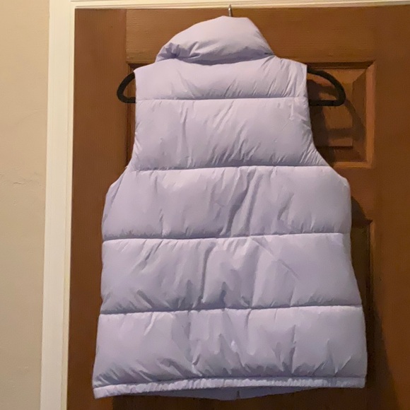 Old Navy Ladies Puffy Vest - Picture 8 of 8